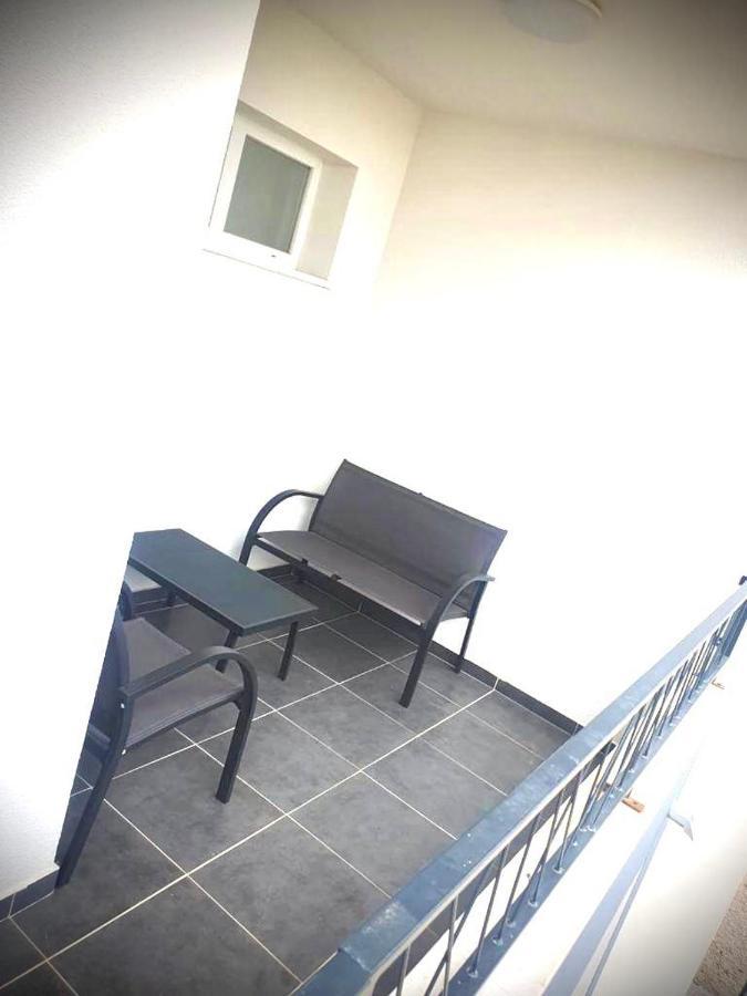 Apartment Bella Новаля Екстериор снимка
