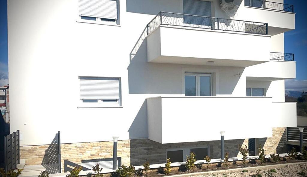 Apartment Bella Новаля Екстериор снимка