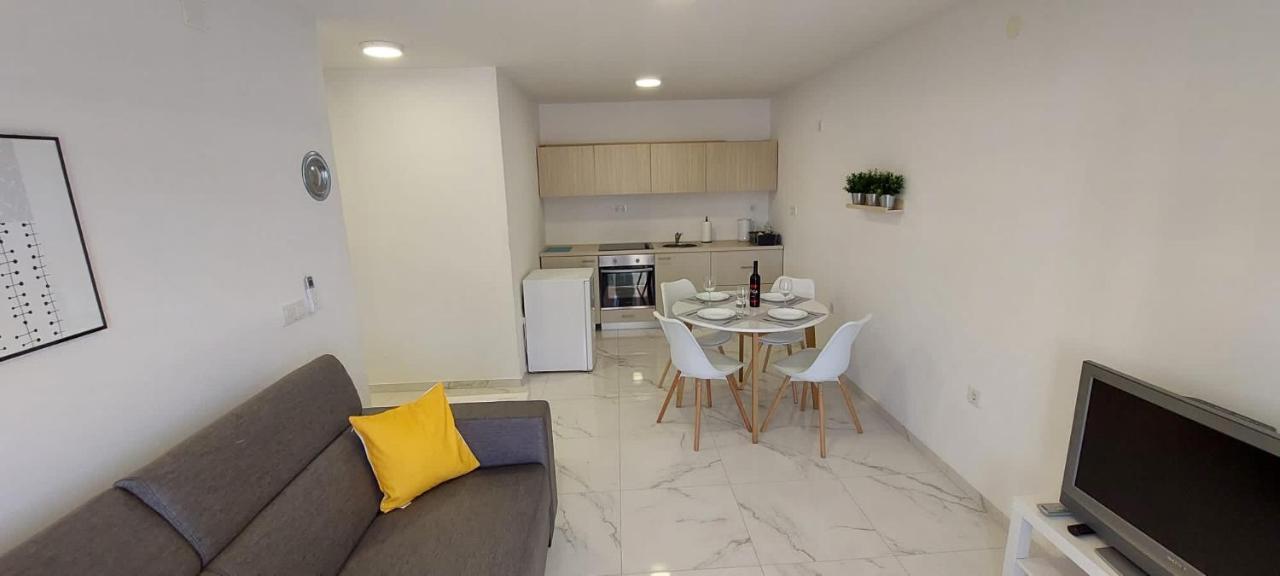 Apartment Bella Новаля Екстериор снимка