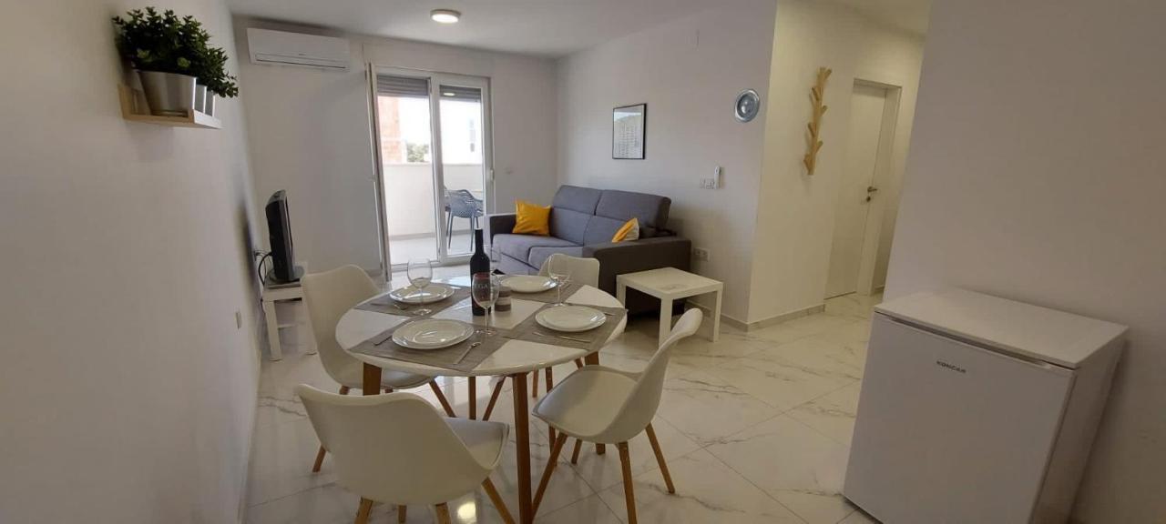 Apartment Bella Новаля Екстериор снимка
